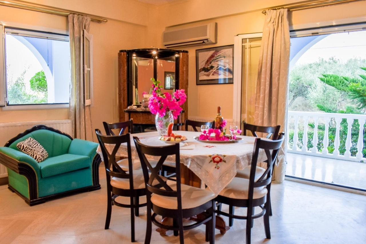Vicky'S Village Private House Fiolitis Exterior photo